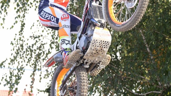 Matteo Grattarola, Toni Bou e Pau Martinez campioni del mondo nella prima giornata del Gp d’Italia di Lazzate